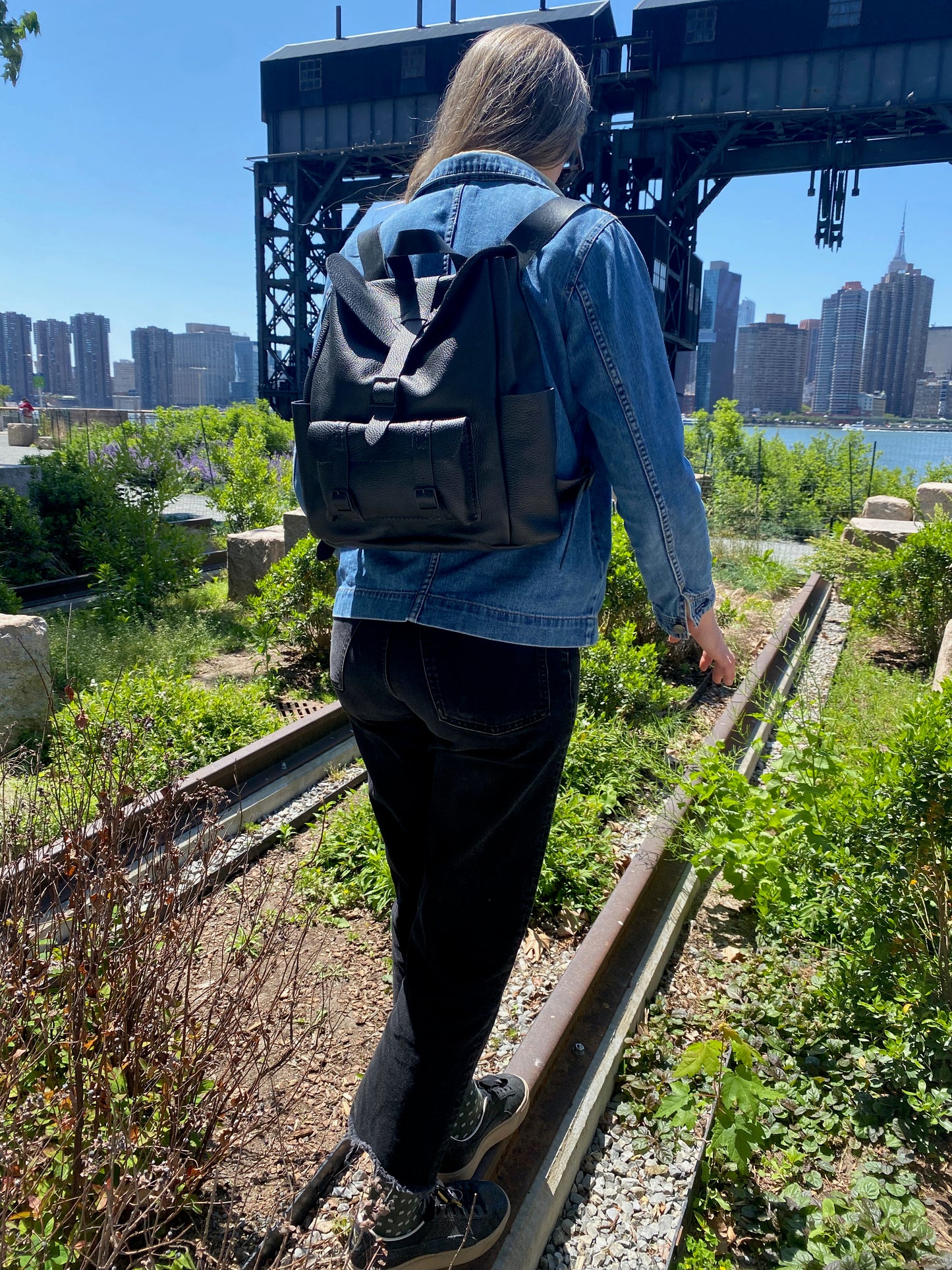 The Essentials Backpack - Black